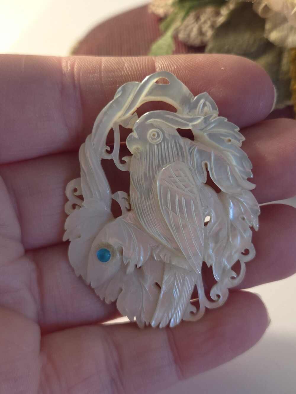Vintage Bethlehem Mother Of Pearl Carved Bird Pendant or Charm Jewelry Making - Picture 7 of 7